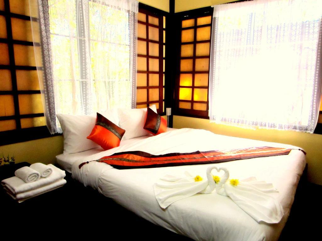 מאה רים Golden Teak Homestay מראה חיצוני תמונה