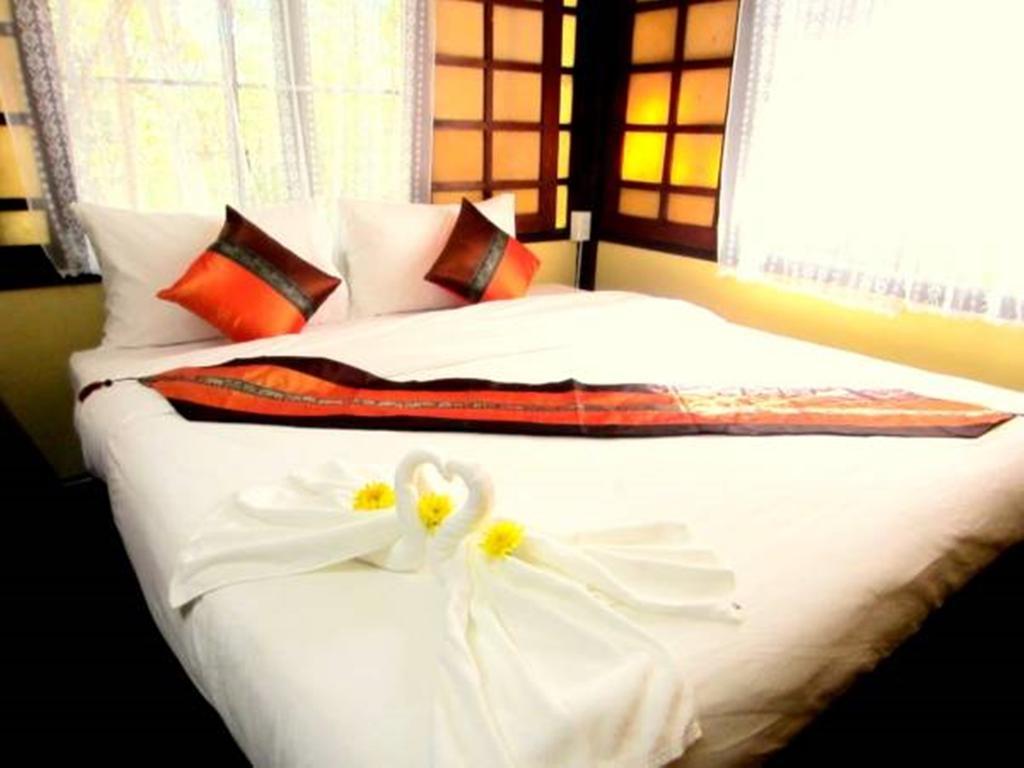 מאה רים Golden Teak Homestay מראה חיצוני תמונה