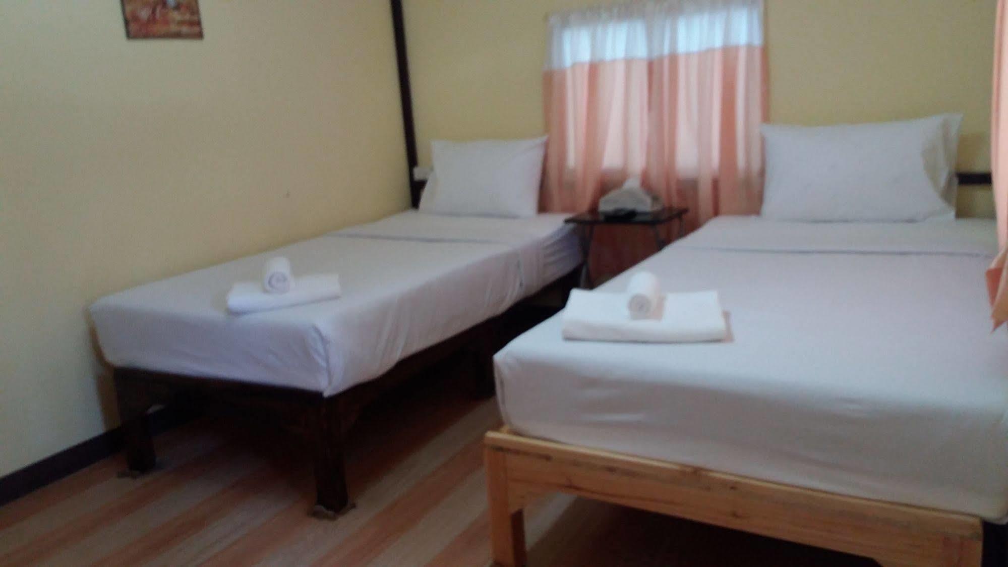 מאה רים Golden Teak Homestay מראה חיצוני תמונה